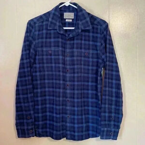 Lucky Brand Mens Small Blue & Black Plaid Flannel Long Sleeve Shirt.
